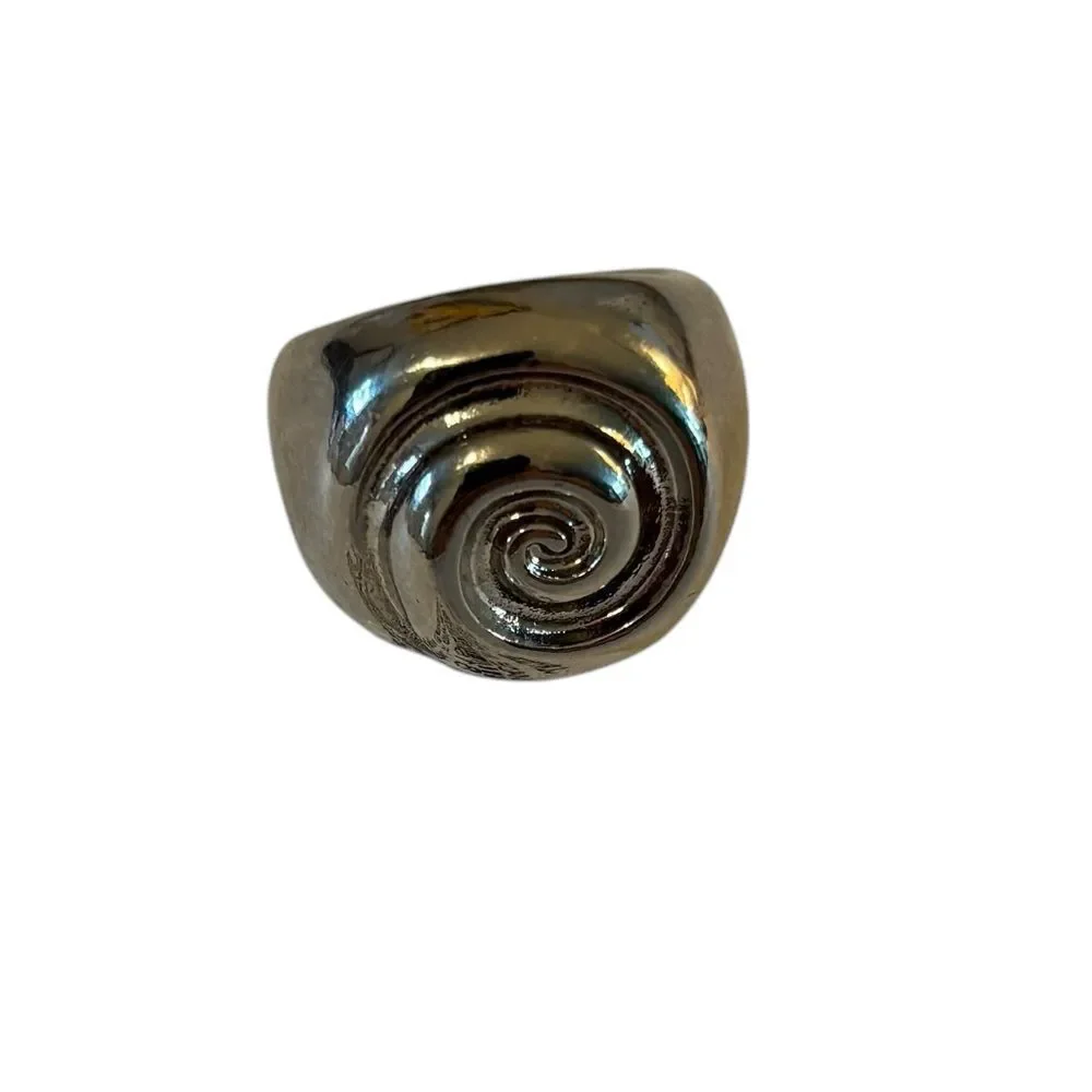 Great Looking Unisex Silver Toned Swirl Ring Size 7.5